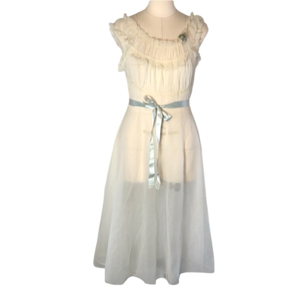 50’s Lady Leonora sheer lace ruffled gown